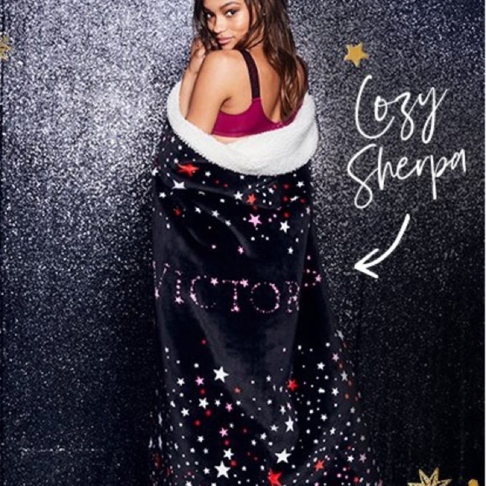 Victoria’s Secret Sherpa Blanket​​​​ - Picture 2 of 6